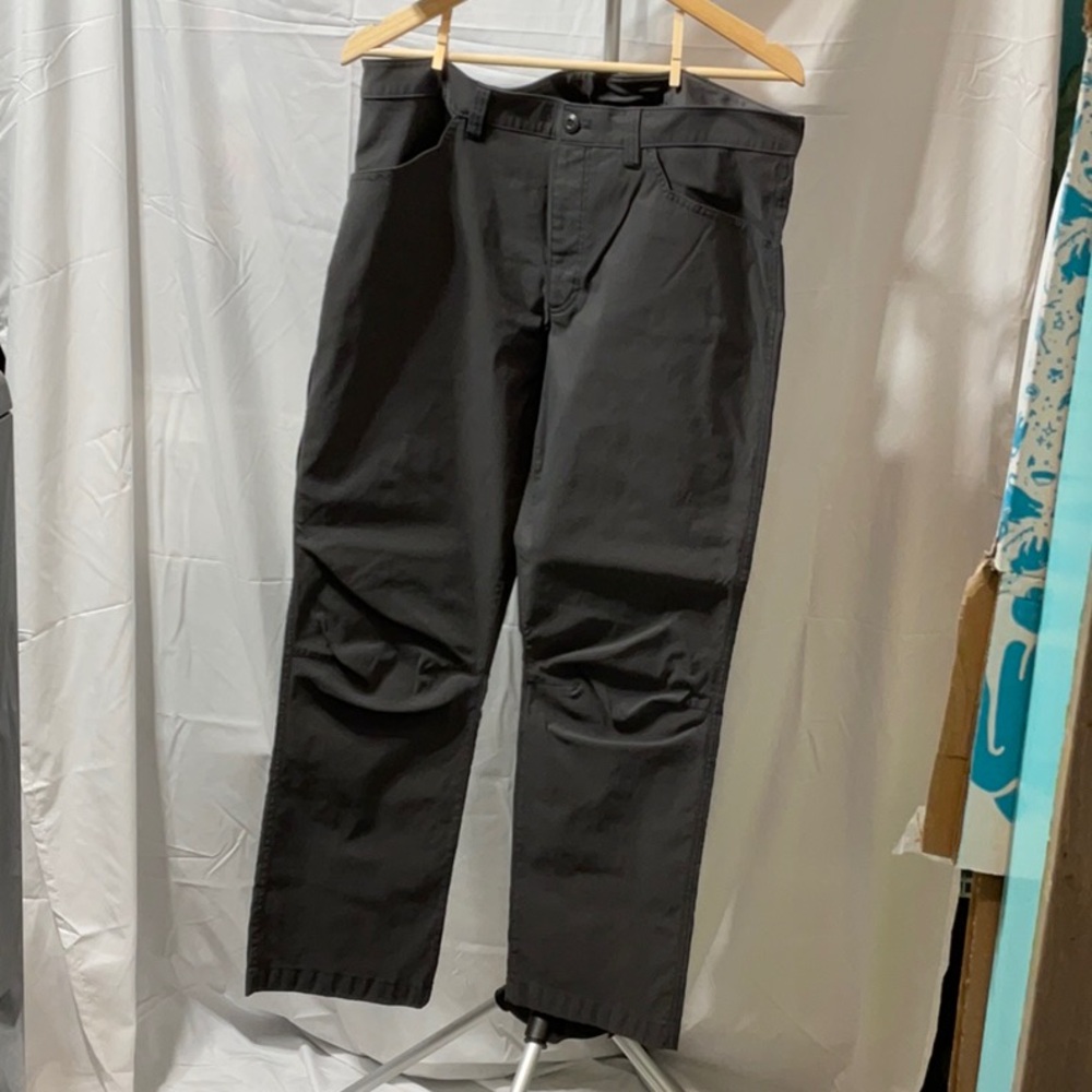 Eddie Bauer Men's Black Cargo Pants